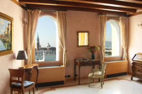 Отель San Simeon Apartments  Венеция